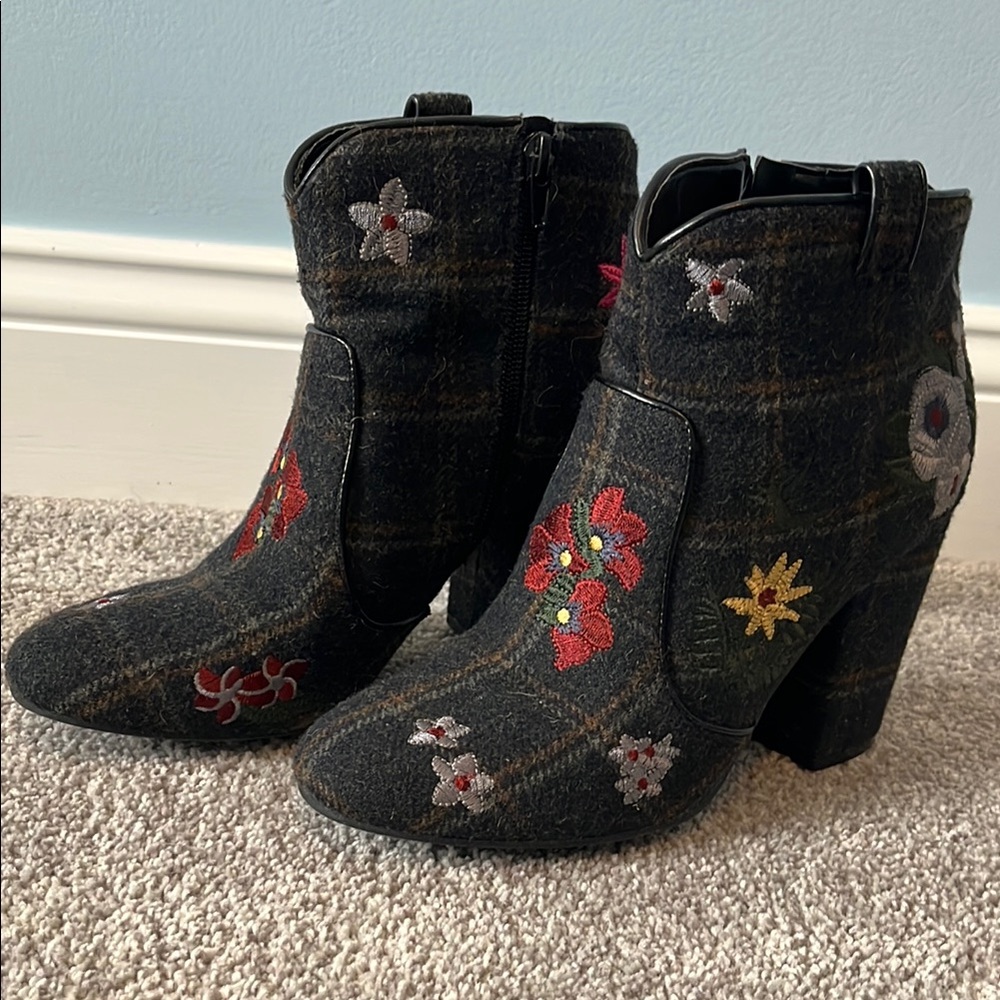 Embroidered ankle boots - 8 1/2